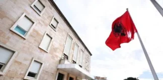 QEVERIA MIRATON KOMPENSIMIN PËR BIZNESET E DËMTUARA NGA DHUNA NË PROTESTA, 50 MILIONË LEKË EDHE PËR SHPENZIMET E MJEKIMIT TË VISHKULLIT